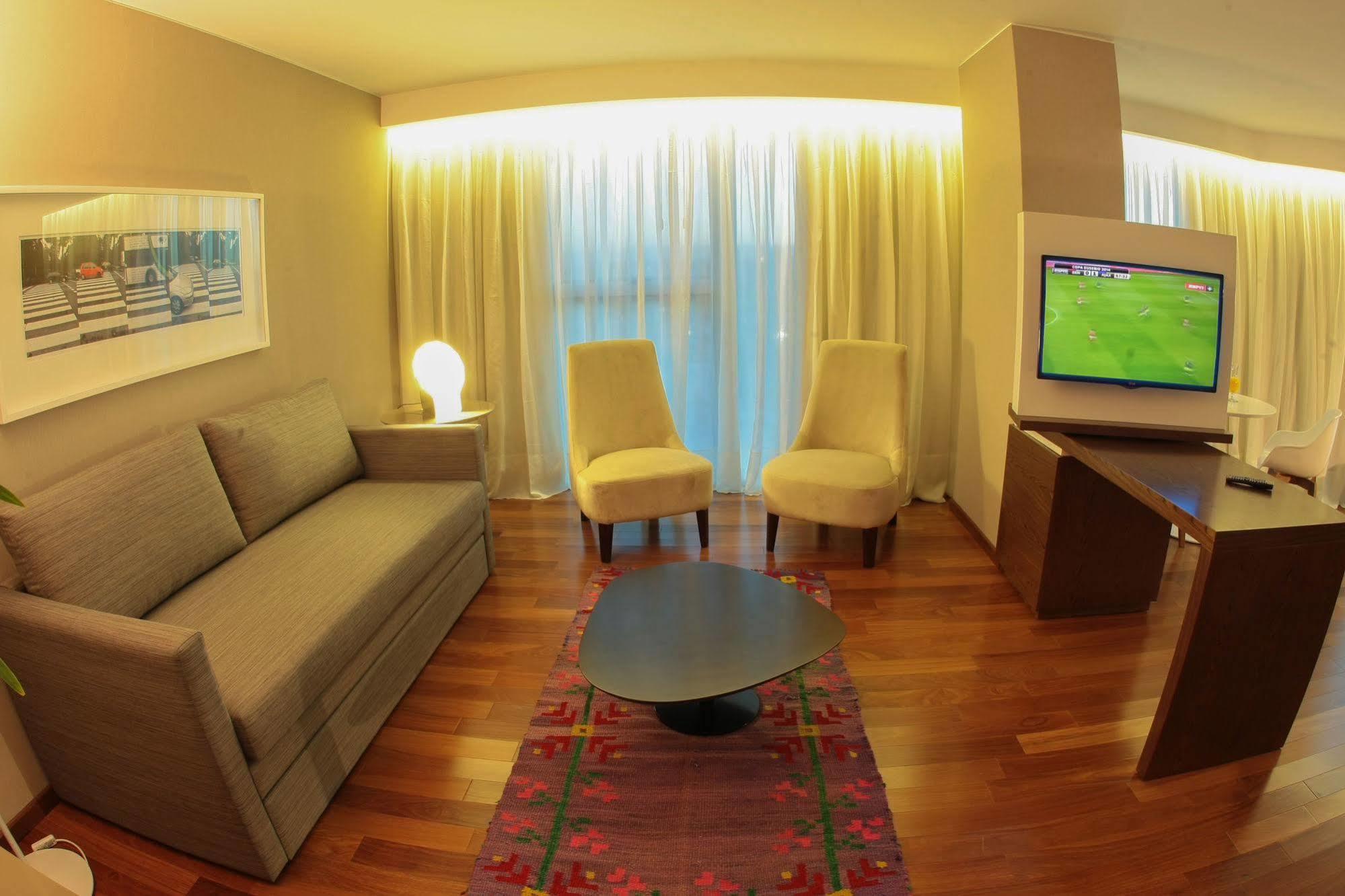 Hotel Yrigoyen 111 Córdova